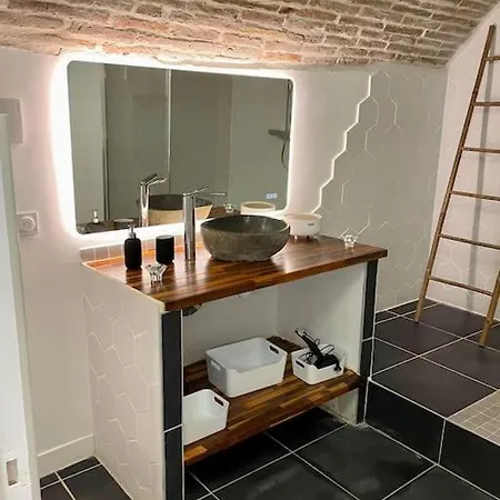 Les Voutes De Mila Apartment